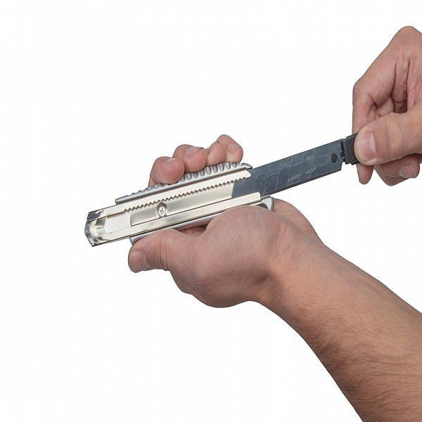 Nóż metalowy z ostrzem odłamywanym 18 mm "pro-sharp" (bardzo ostre) WOLFCRAFT (nr kat. 4306000)