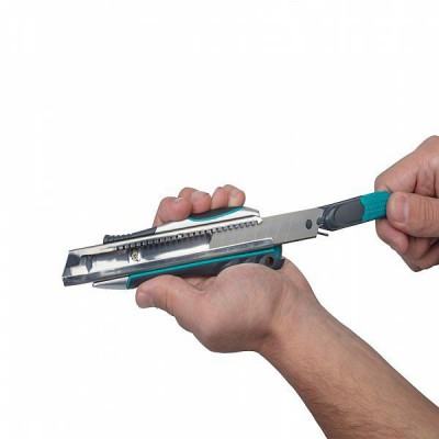 Nóż Profi z ostrzem odłamywanym 18mm z podwójna funkcją WOLFCRAFT (nr kat. 4284000)