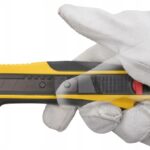 Nóż z wysuwanym ostrzem łamanym 18 mm Quick Back DFC579 TAJIMA