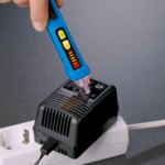 Bezdotykowy tester napięcia bezkontaktowy PAN VOLTFINDER z 3-stopniowym wskaźnikiem LED 12-1000 V AC Pancontrol