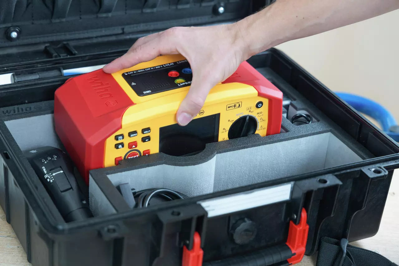 Tester do instalacji MFT one w walizce seria 25570 WIHA