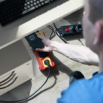 Tester do urządzeń PAT one w walizce seria 25581 WIHA